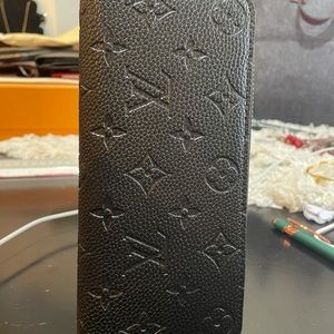 Not authentic long zippy wallet no damage gold hardware